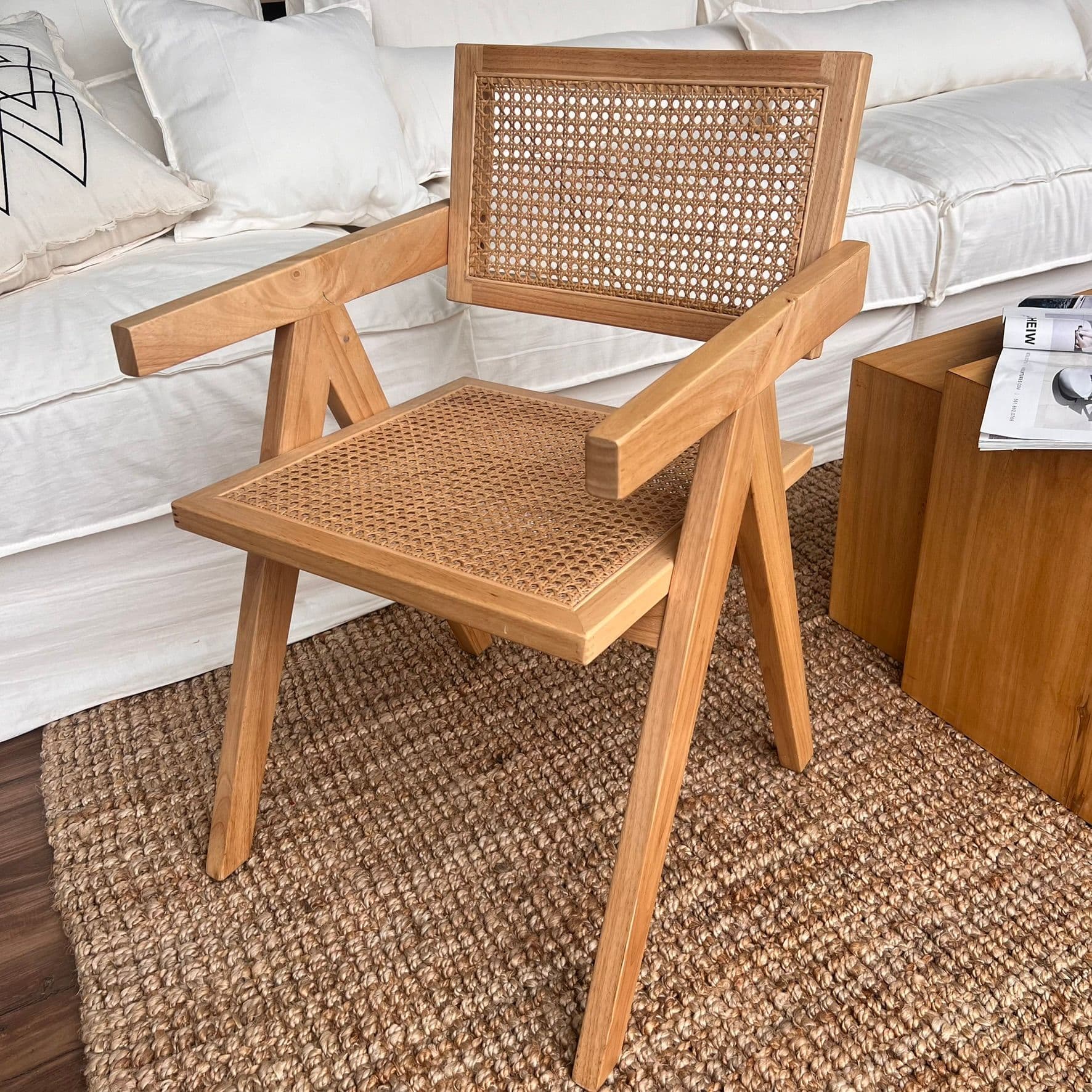 Imágen del producto JEANNERETT CON APOYA BRAZOS 