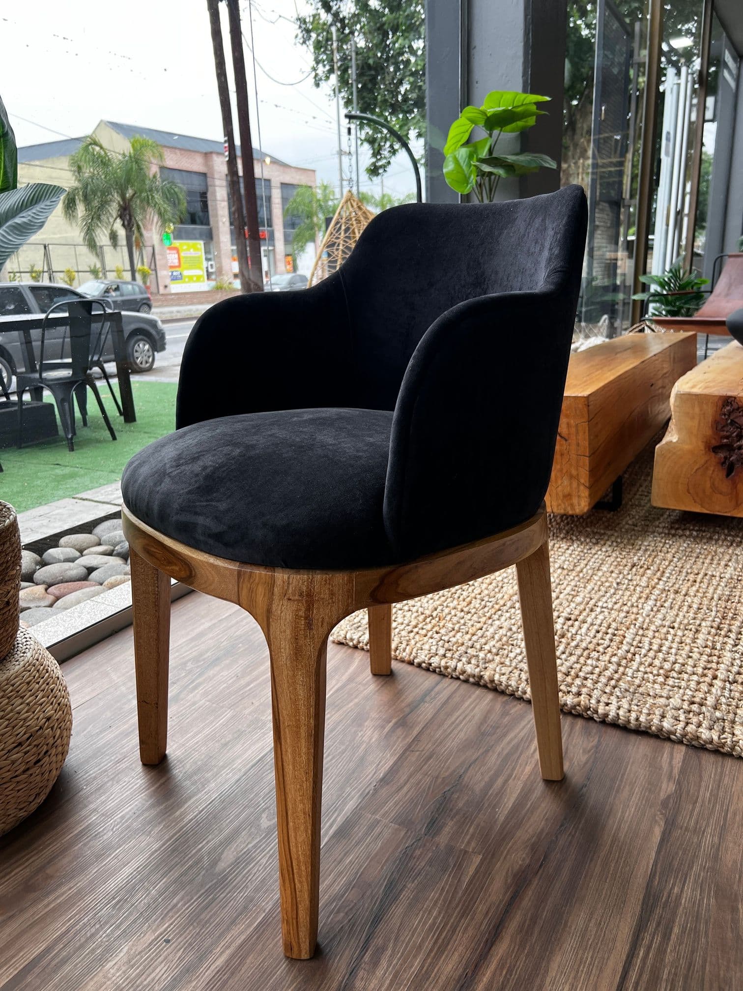 Imágen del producto SILLA GINGER CON APOYA BRAZOS 