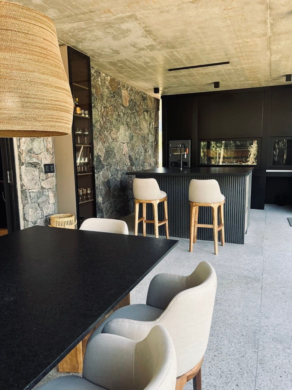 Imágen del producto SILLA GINGER CON APOYA BRAZOS 