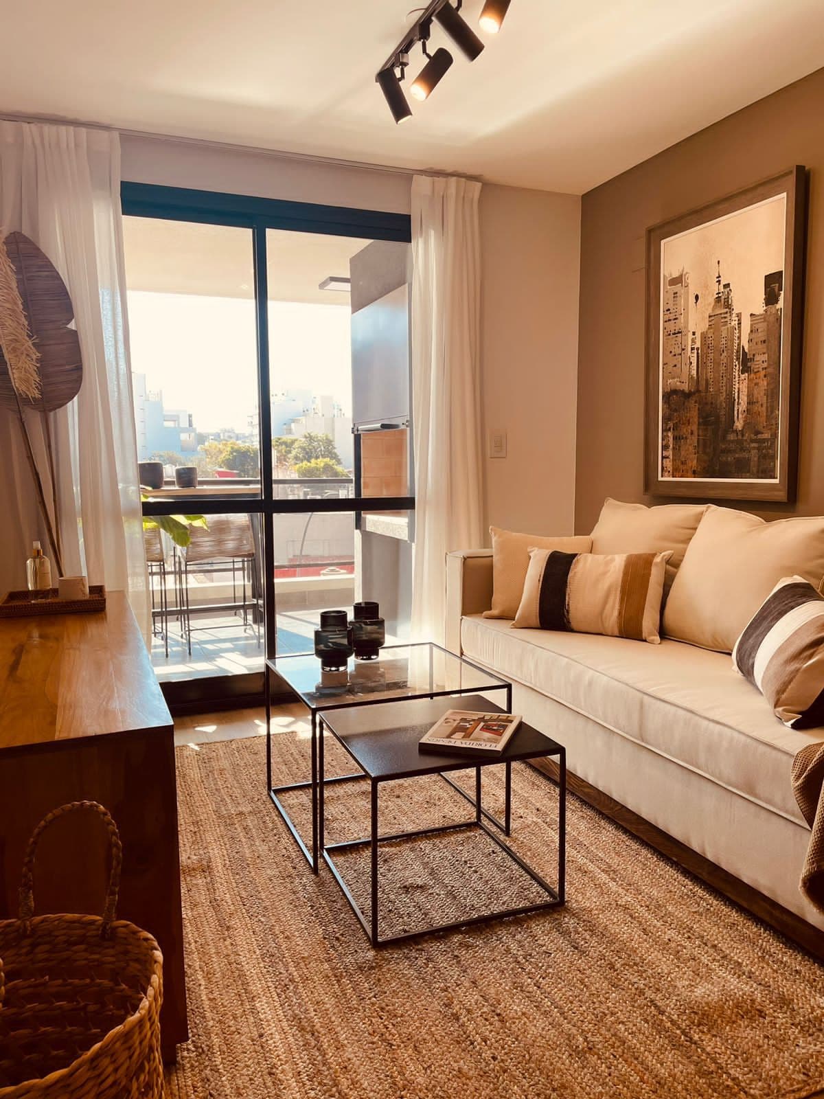 Imágen del producto SOFA INDONESIA CON BASE EN MADERA 